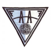 emblema univ católica branco e azul